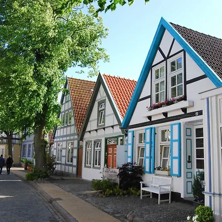 Warnemünde 10 Apartment *